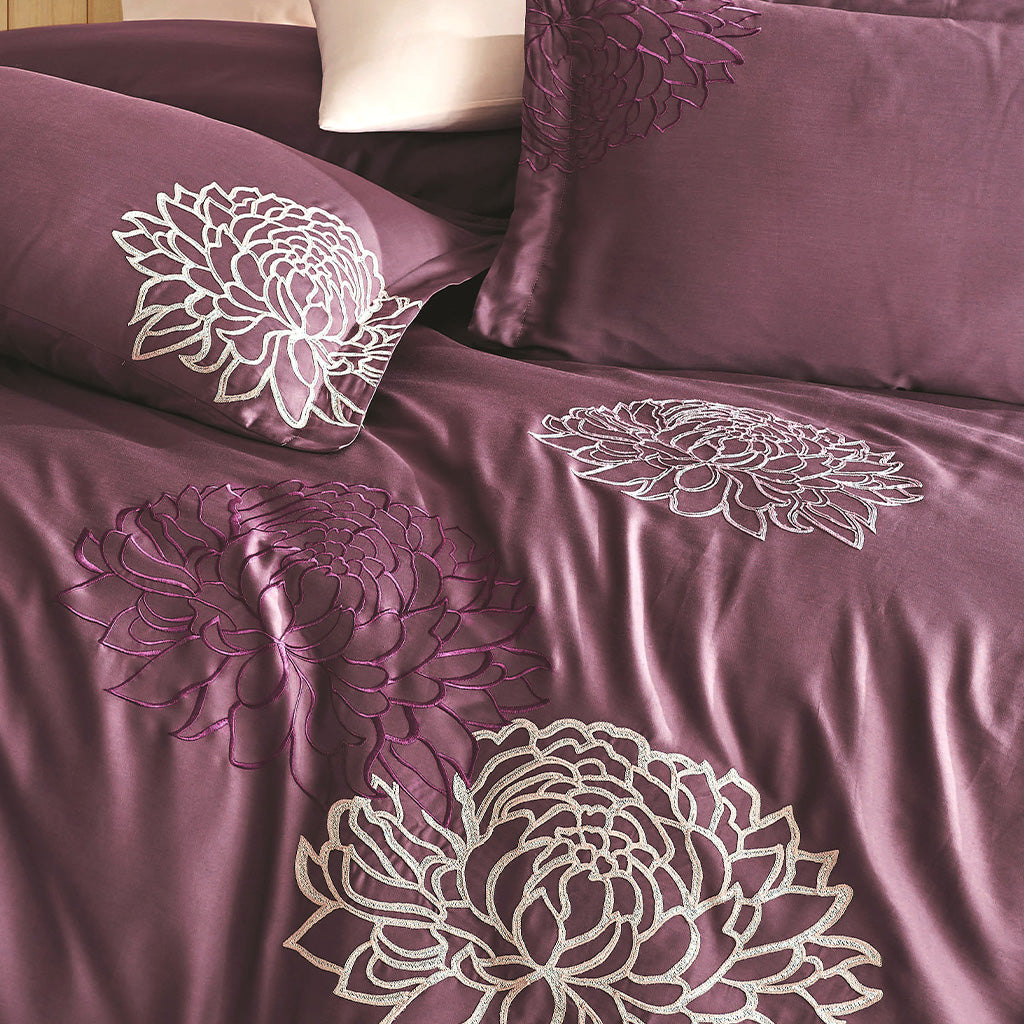 Detailed View of Soft and Breathable Cotton Bed Linen Set in  Plum Color – Elegant Shine and Smooth Texture