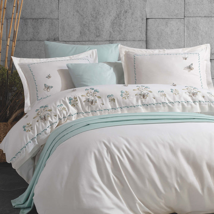 Elegant Queen/King Size Cotton Bed Linen Set in Cream Color with Matching Pillowcases